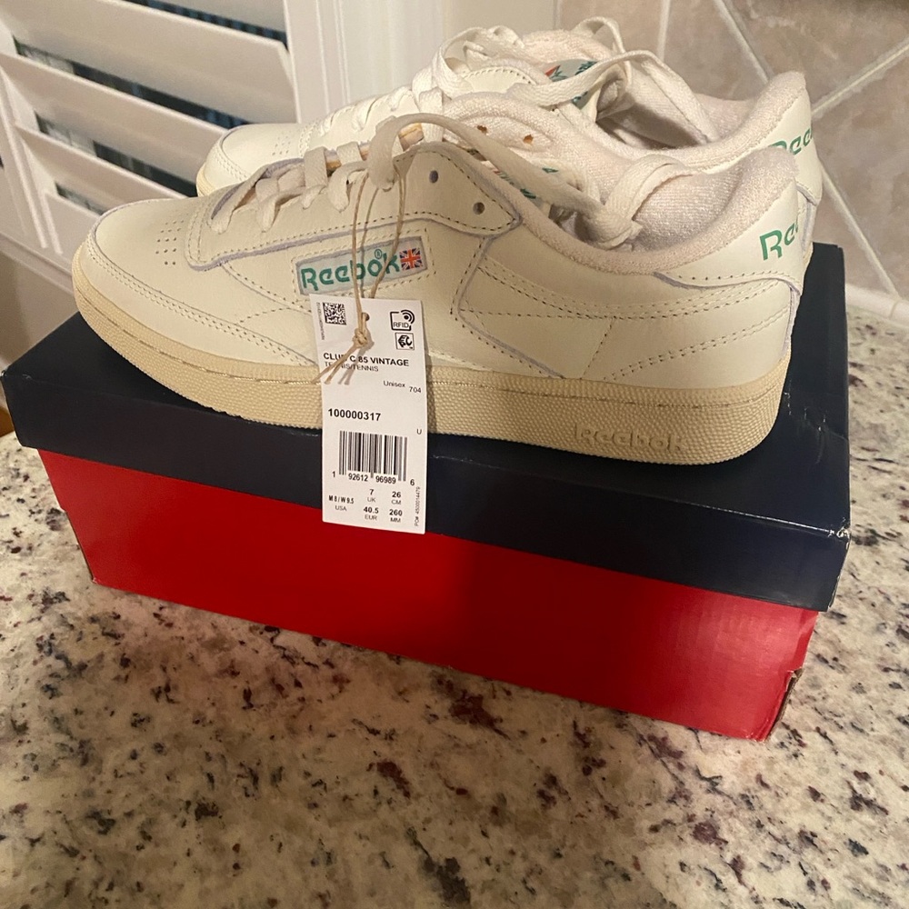 NWT Reebok Club C85 Men’s 8 / Women’s 9.5